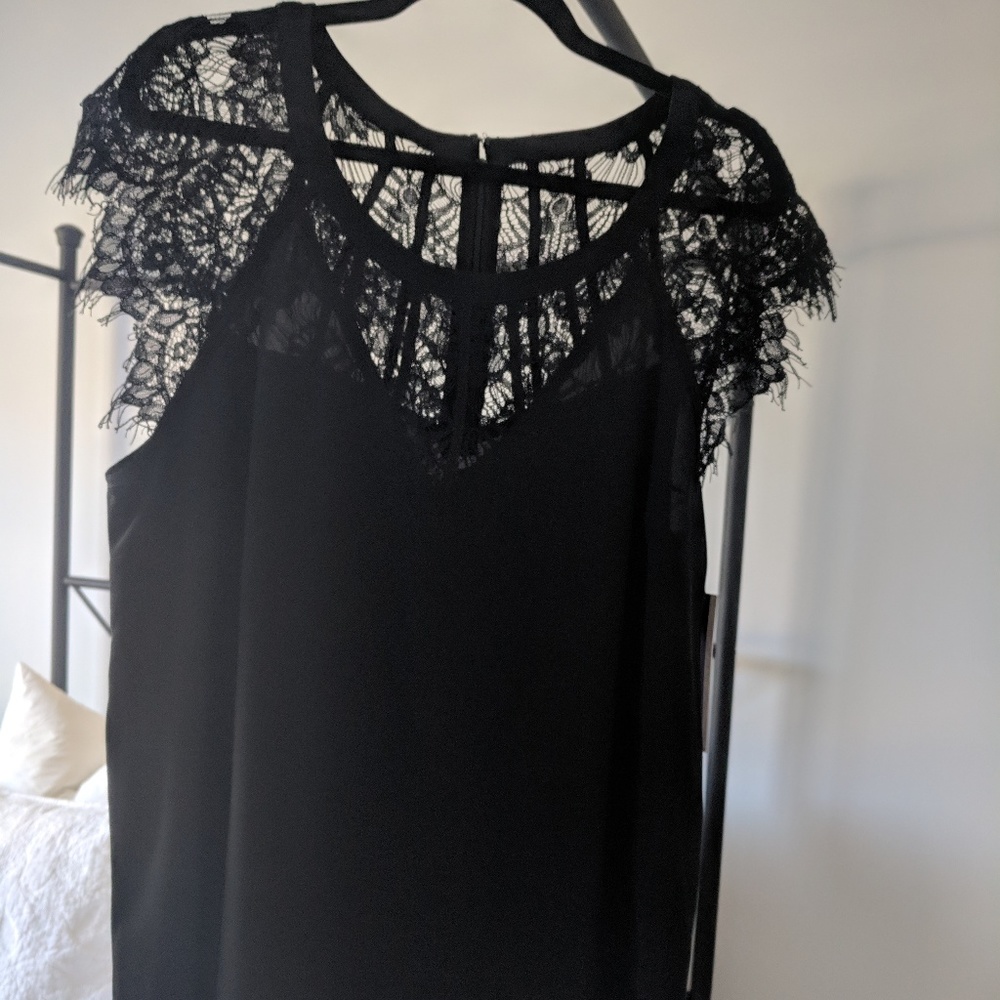 NWT Cap sleeve black lace top